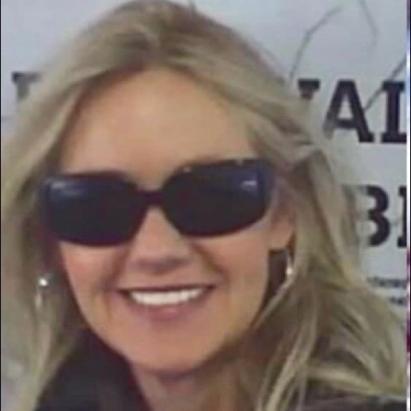 Meet your Posher, Nan - Picture 2 of 5